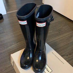 Hunter girls black gloss rain boot